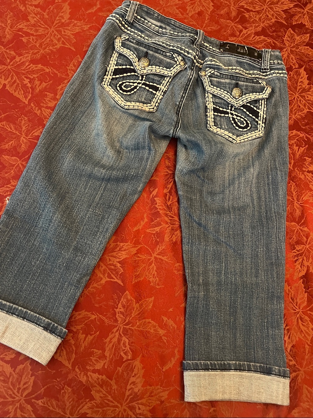 Women’s LA Idol factory, distressed capris white decorative stitching 9